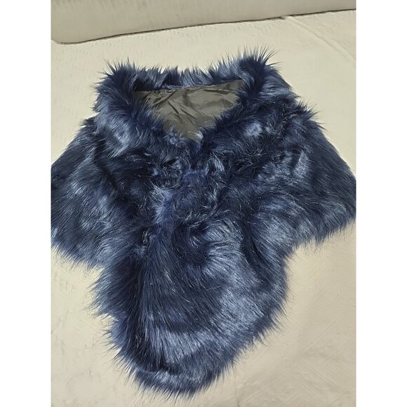 Faux Fur Blue Shawl Womens Wrap Bolero Shrug Stole.         SIZE Small To Medium - Picture 4 of 6